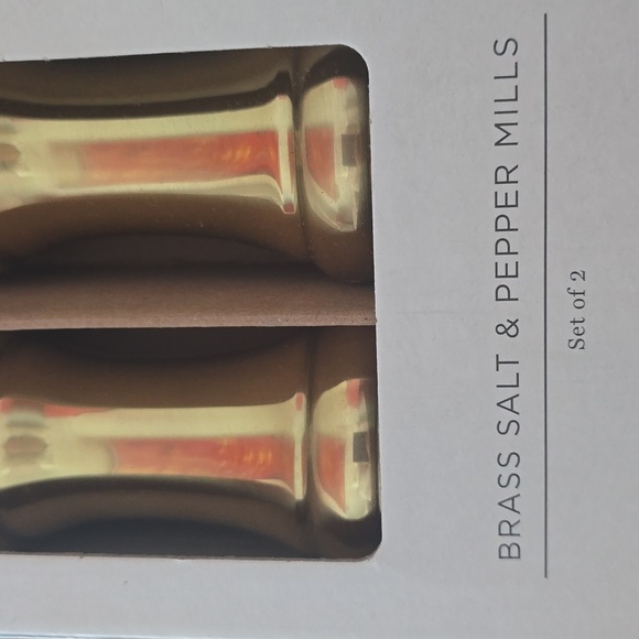 Williams Sonoma Gold Salt & Pepper Shakers,Color Brass, Retail Price $249.95US - Picture 7 of 11